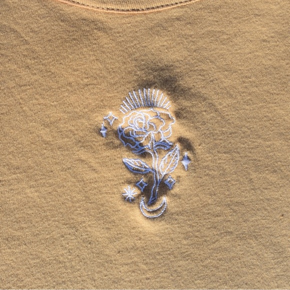 Rose Embroidered Baby Tee/Crop Top Size Small - Picture 5 of 5